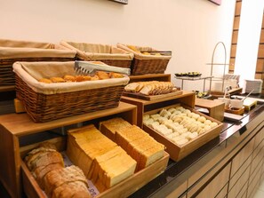 Desayuno buffet todos los días (con cargo)