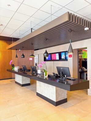 Reception - ibis Larco Miraflores (Lima)