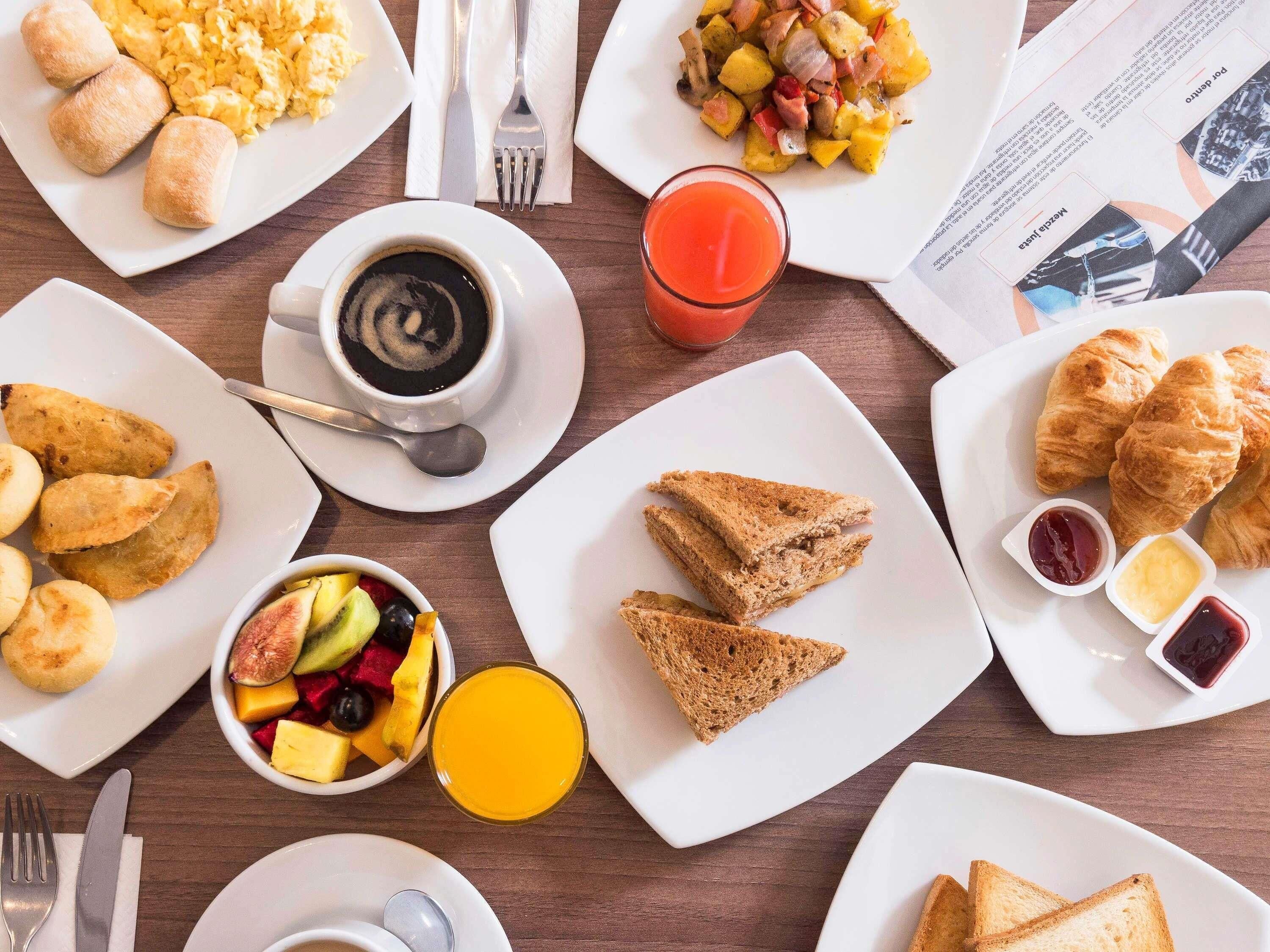 Desayuno buffet todos los días (con cargo)