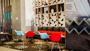 Café da manhã, almoço e jantar; culinária peruana