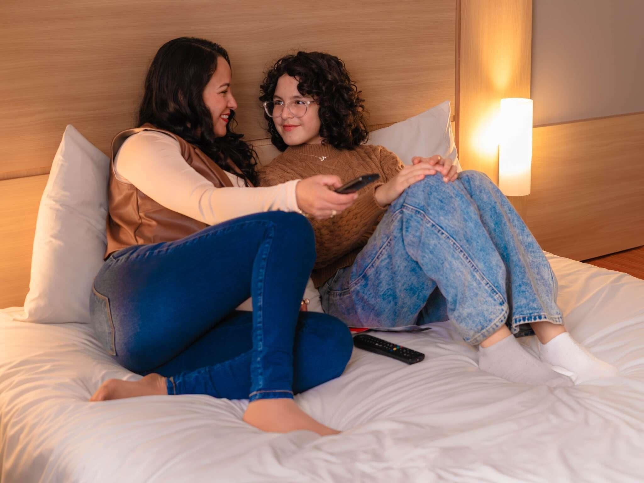 Standard-herbergi - 1 tvíbreitt rúm | Öryggishólf í herbergi, skrifborð, hljóðeinangrun, straujárn/strauborð