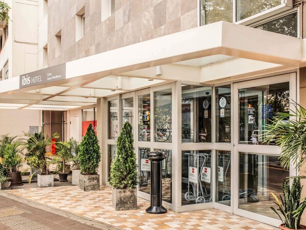 Exterior - ibis Larco Miraflores (Lima)