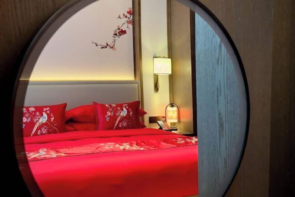 1 bedroom, minibar, in-room safe, individually decorated