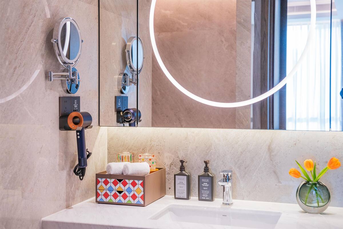 Rainfall showerhead, hair dryer, bathrobes, slippers