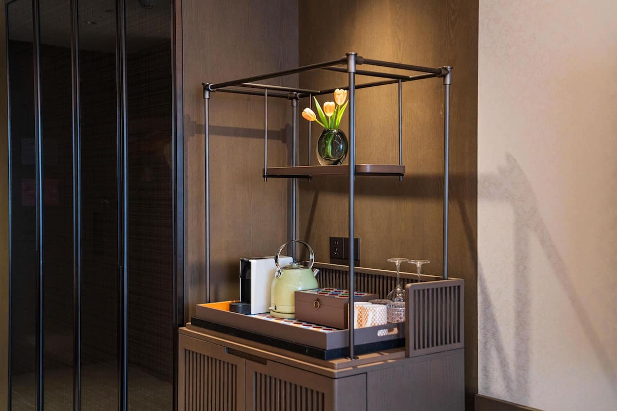 Executive Room, 2 Twin Beds | 1 bedroom, minibar, in-room safe, individually decorated
