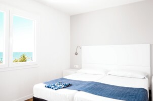 客房内保险箱、办公桌、遮光窗帘、免费 WiFi