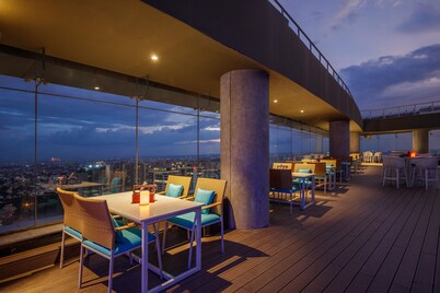 Sheraton Grand Bangalore Hotel at Brigade Gateway