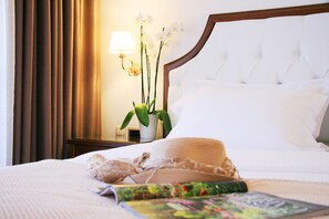 Premium bedding, minibar, in-room safe, desk - Armata Boutique Hotel (Spetses)