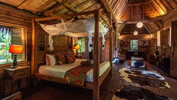 2 bedrooms, premium bedding, minibar, in-room safe