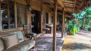 Courtyard Room | Terrasse/Patio