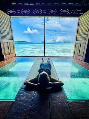 Hot tub, body treatments, aromatherapy, hot stone massages