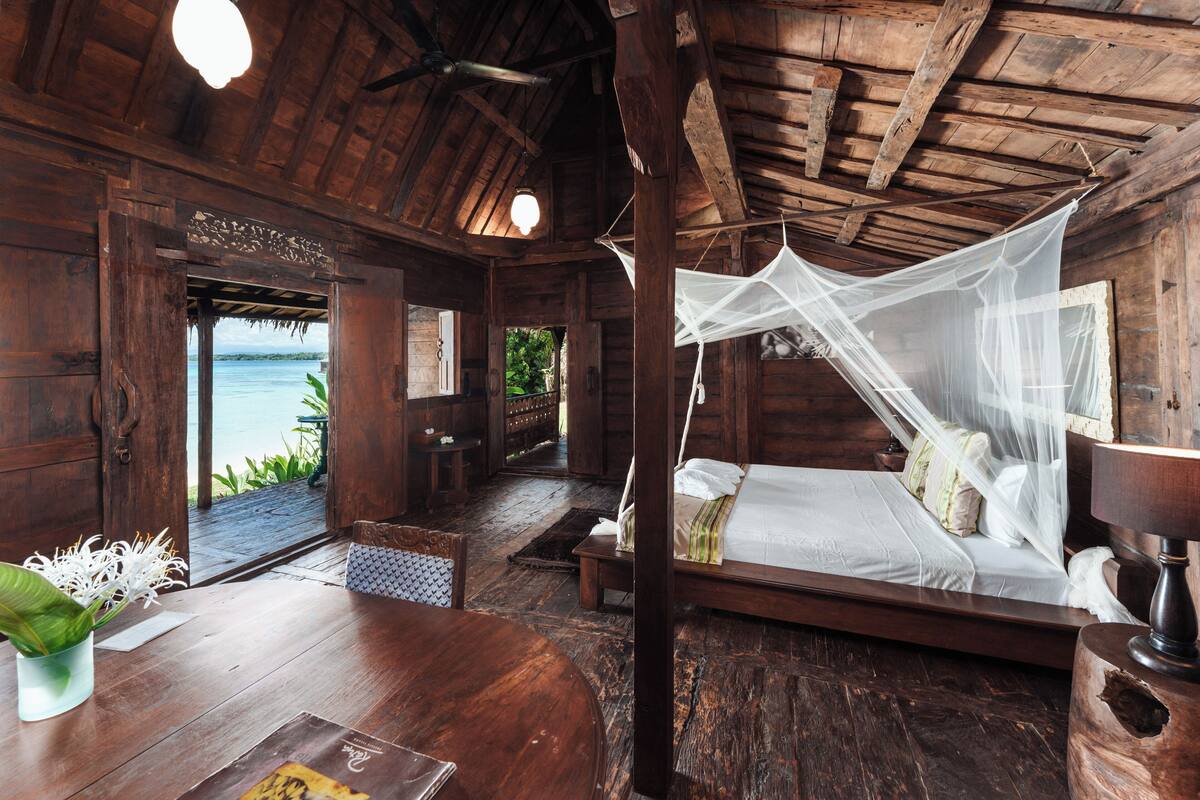 Beachfront Villa | Premium bedding, minibar, in-room safe, WiFi (free)