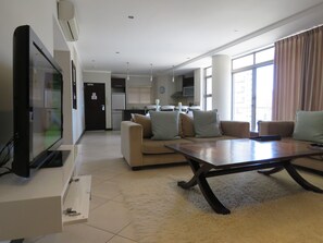 Superior Apartment, 2 Bedrooms | Living area