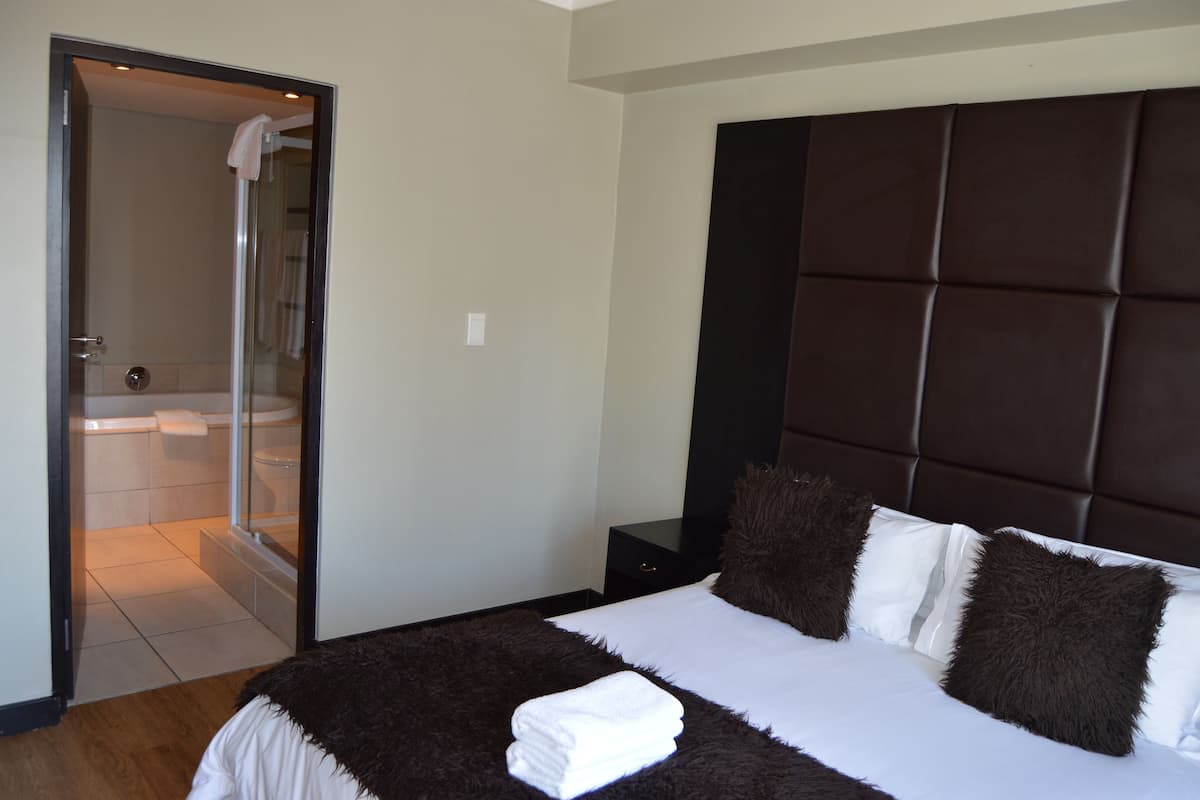 Standard Apartment, 2 Bedrooms | In-room safe, iron/ironing board, cribs (surcharge), WiFi (free)