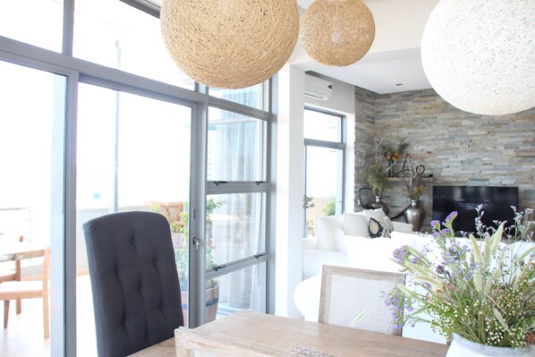 Superior Penthouse, 3 Bedrooms | In-room dining