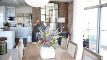 Superior Penthouse, 3 Bedrooms | In-room dining