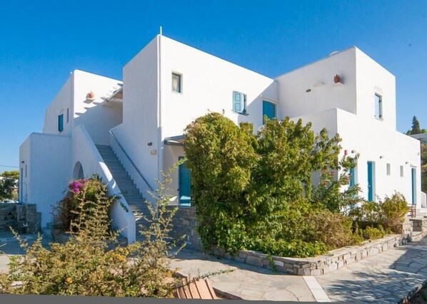 Property grounds - Nissiotiko Hotel (Paros)