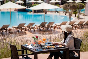 4 restaurants, breakfast, lunch, dinner served; Mediterranean cuisine