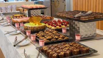 4 Restaurants; Frühstück, Mittagessen und Abendessen werden serviert