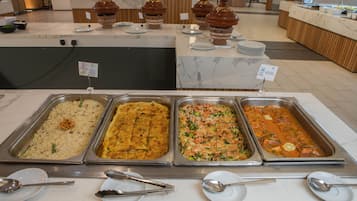 4 restaurants, breakfast, lunch, dinner served; Mediterranean cuisine