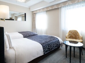 ห้องทวิน, ปลอดบุหรี่ | เครื่องนอนระดับพรีเมียม, ผ้านวมขนเป็ด, โต๊ะทำงาน