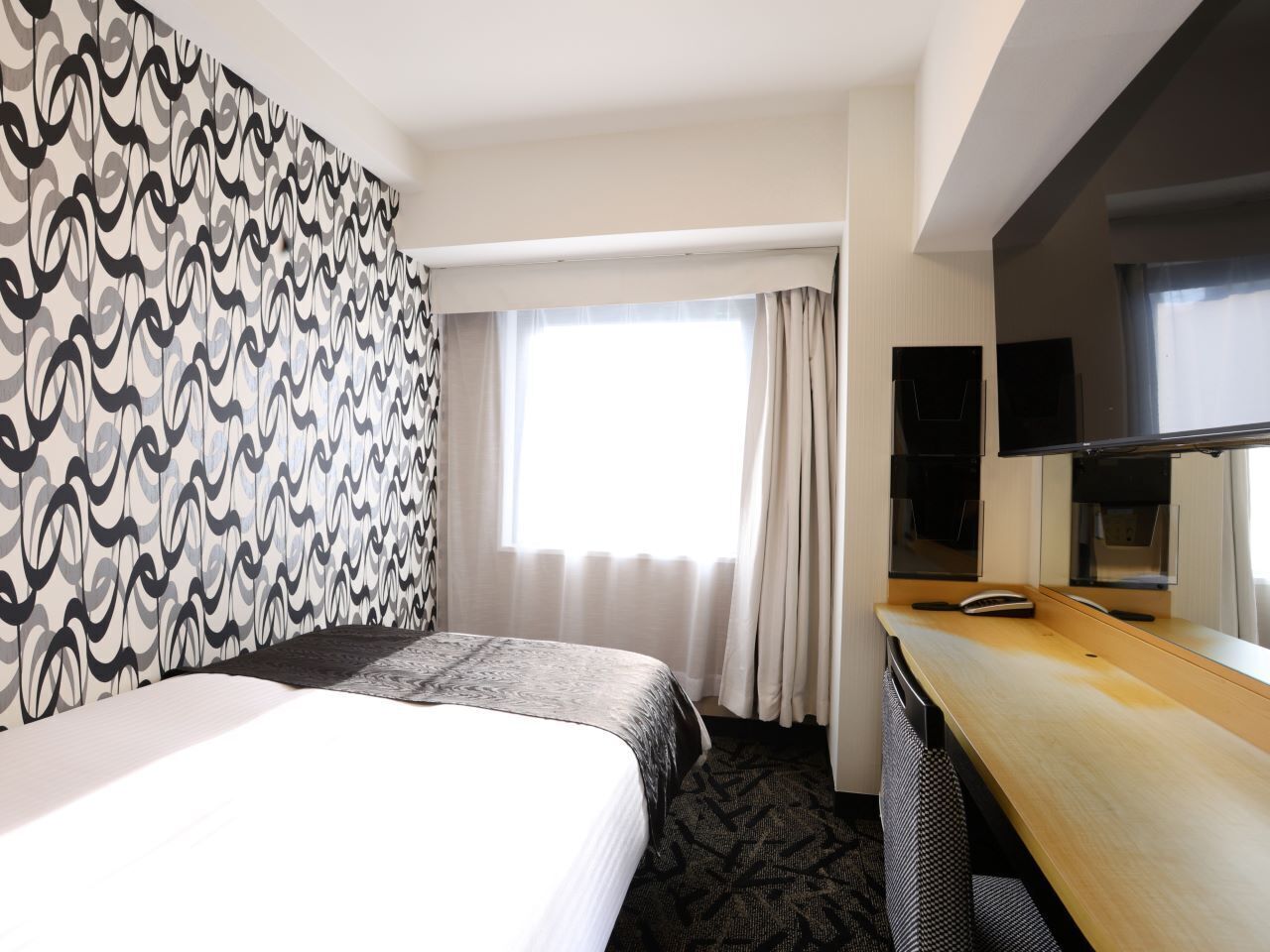 Small Double Room, Non Smoking | Premium bedding, down comforters, desk, free wired internet