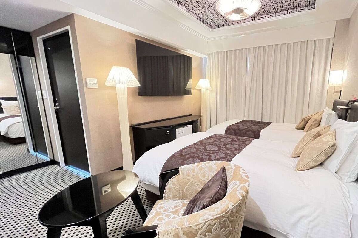 Down comforters, desk, blackout drapes, free WiFi