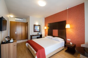 Double Room with balcony and Panoramic Volos View | 1 Schlafzimmer, Bettwäsche aus ägyptischer Baumwolle