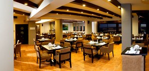 Frühstück, Mittagessen, griechische Küche, Blick auf den Garten