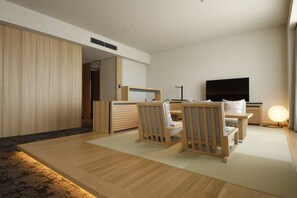 Een 43-inch flatscreentelevisie met digitale zenders en televisie