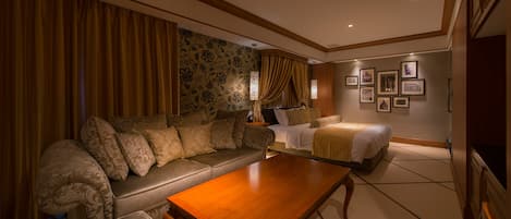 Premium bedding, down duvets, individually furnished, desk