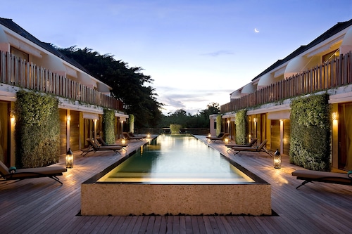 Kupu Kupu Jimbaran Beach Club & Spa by Loccitane