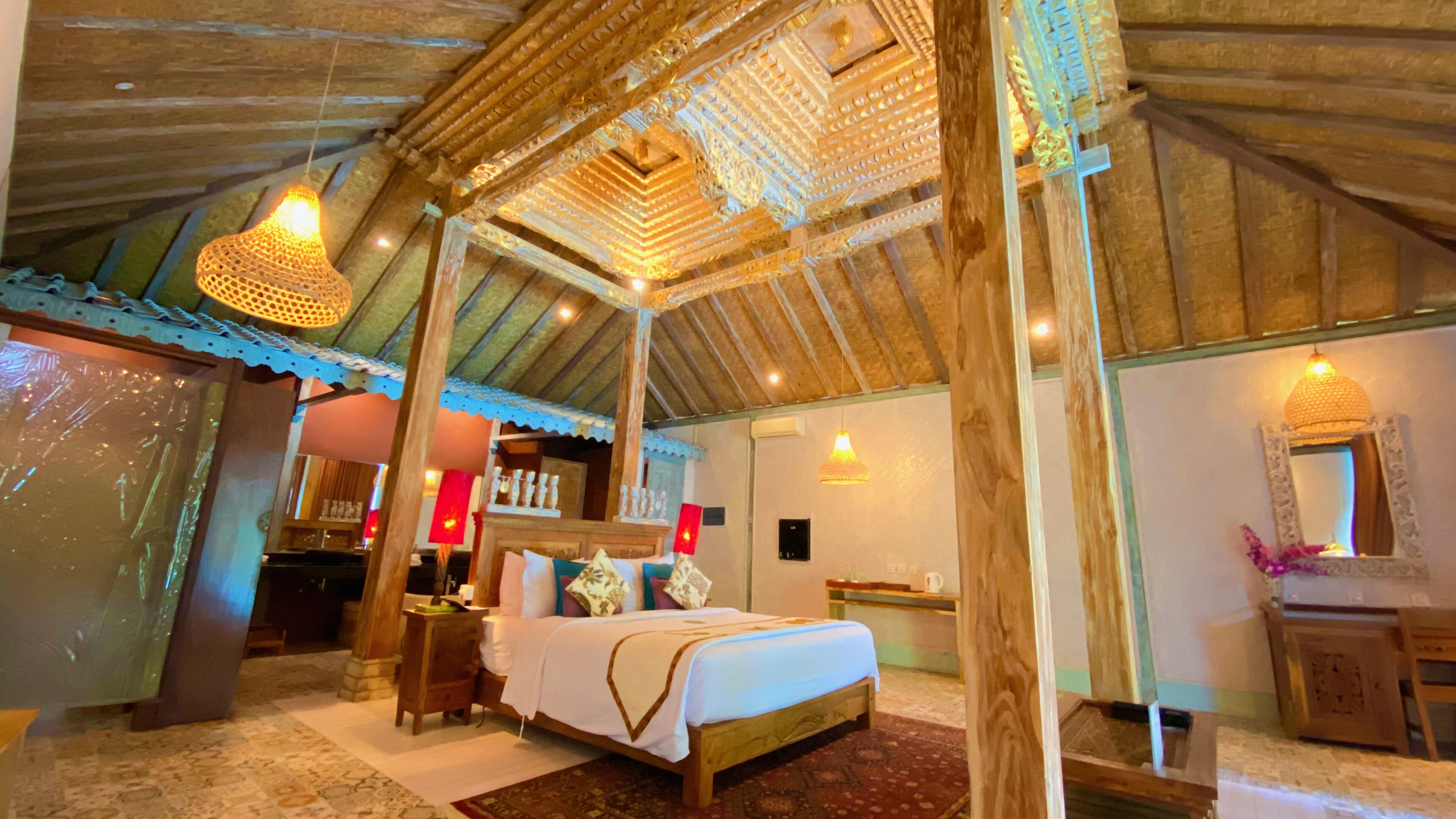 royal villa | minibar, in-room safe, individually decorated, individually furnished