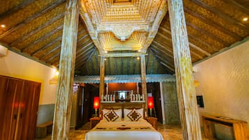 Royal Villa | Minibar, coffres-forts dans les chambres, décoration personnalisée