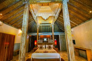 Royal Villa | Minibar, in-room safe, individually decorated, individually furnished