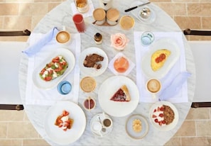 Dining - Coral Sands Motel - In Los Angeles (Hollywood) (Los Angeles)