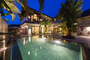 Outdoor pool, open 7:30 AM to 9:30 PM, pool umbrellas, sun loungers - Akara Villas (Seminyak)