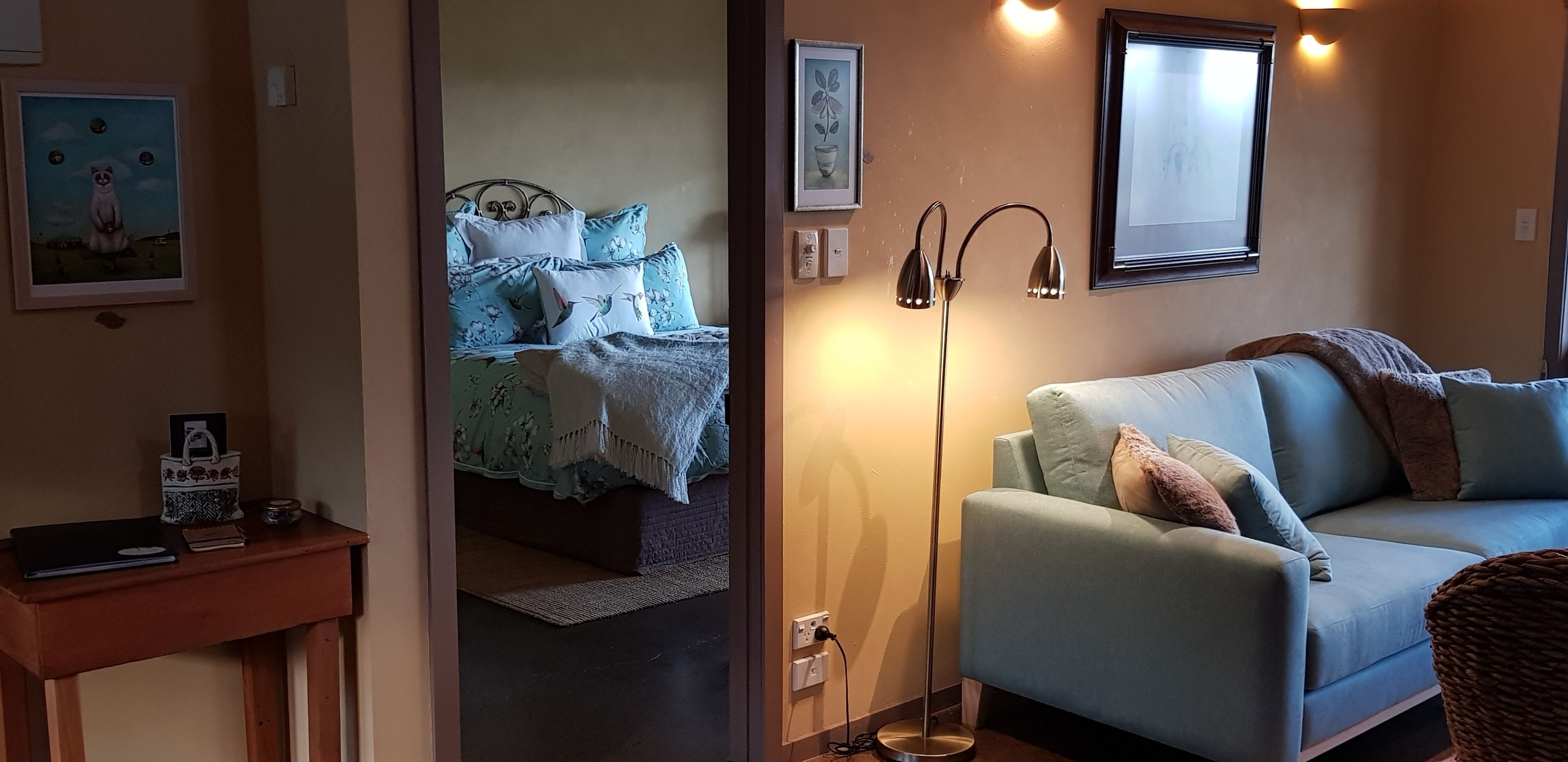 luxury cottage, 1 bedroom, terrace, garden view | living area