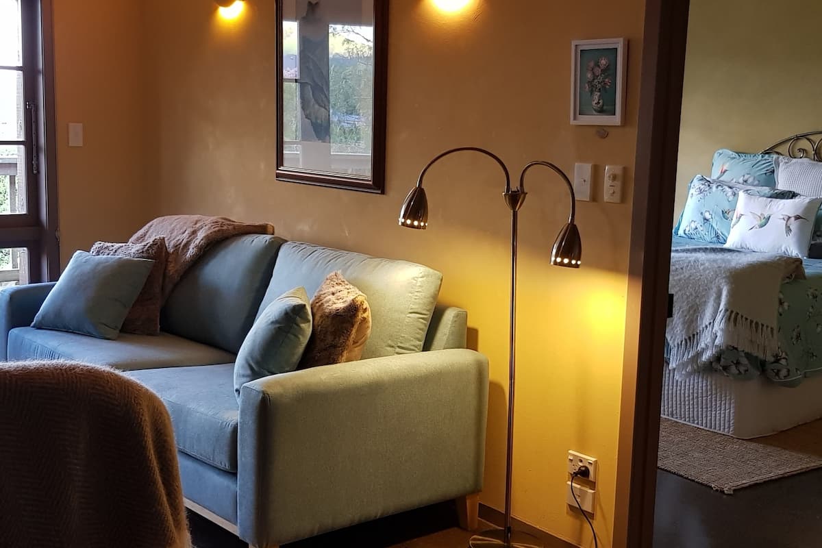 luxury cottage, 1 bedroom, terrace, garden view | living area
