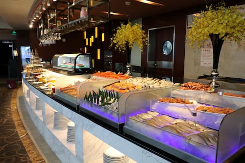 2 Restaurants, Frühstück, Mittagessen, Fisch und Meeresfrüchte