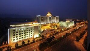 Unclassified image, 3 of 7, button - Sunshine Hotel AND Resort Zhangjiaj (Zhangjiajie)