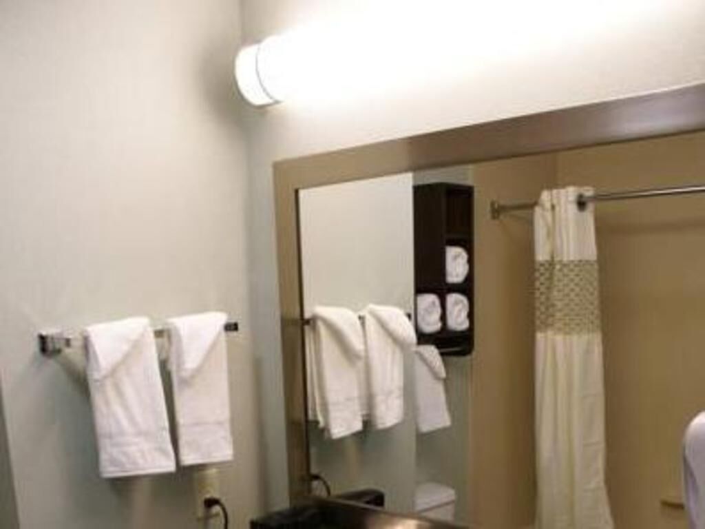 Bathroom | Bathtub, hair dryer, towels