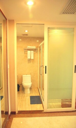 Chambre Deluxe avec lits jumeaux | Salle de bain