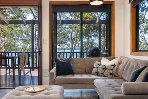 Smart TV 52 cm con canales de televisión digitales, televisión, chimenea