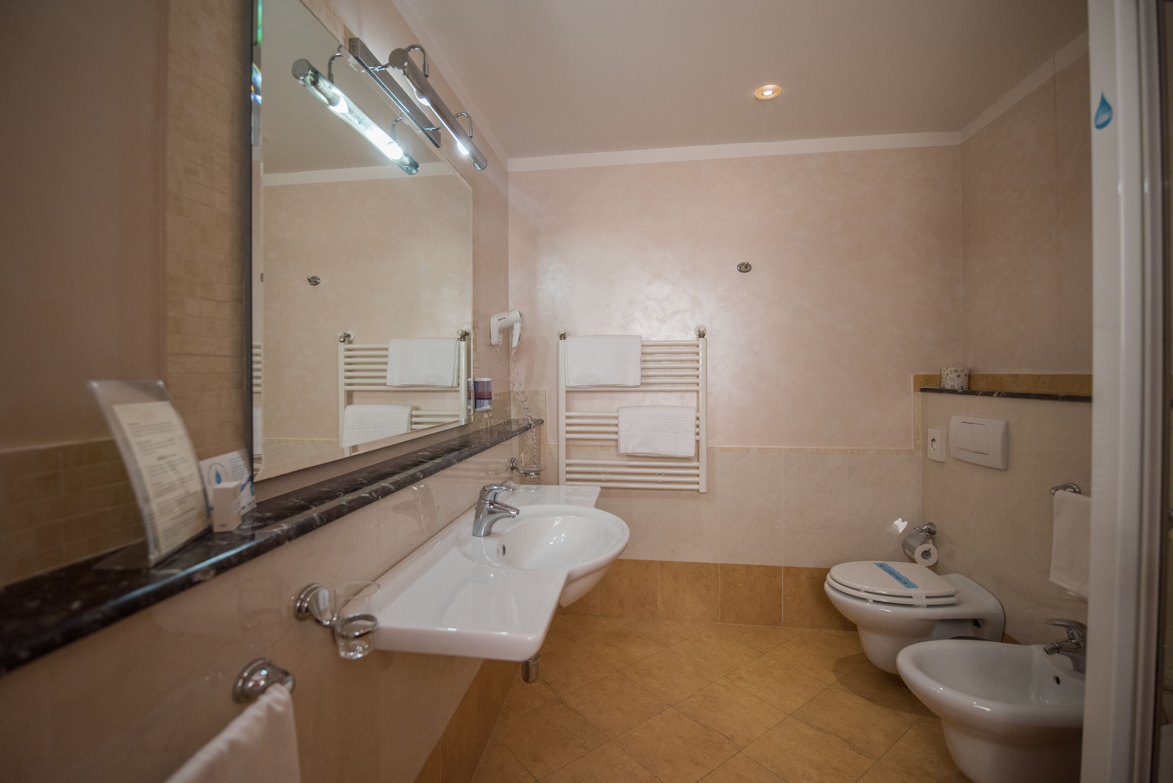 superior room, 1 bedroom, terrace, park view | bathroom | hair dryer, bidet, towels
