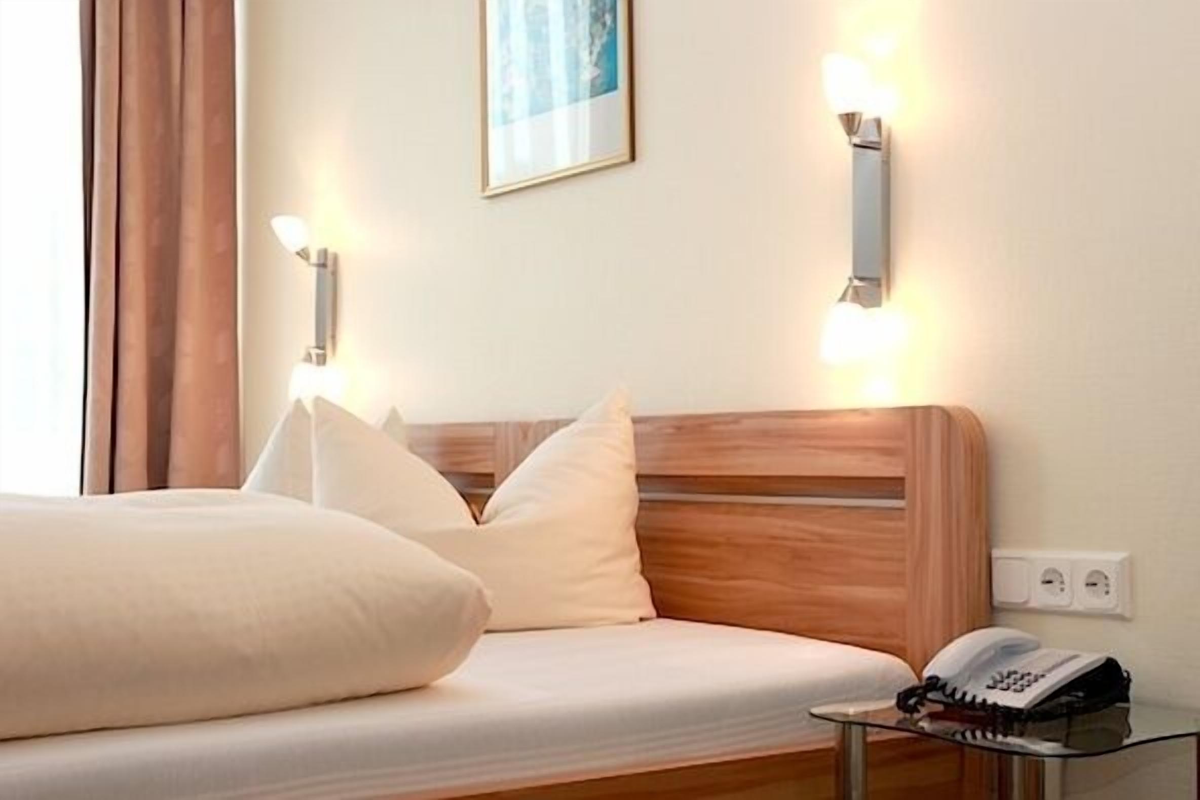 مكتب وواي فاي مجانًا