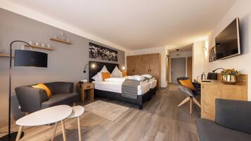 Deluxe Double Room | 1 bedroom, hypo-allergenic bedding, in-room safe, individually decorated