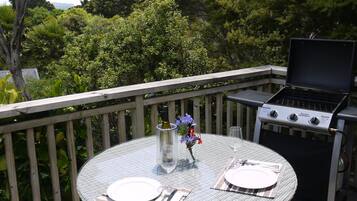 Desk, soundproofing, iron/ironing board, free rollaway beds