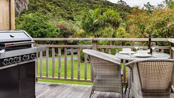 Family Apartment, 1 Bedroom | BBQ/picnic area