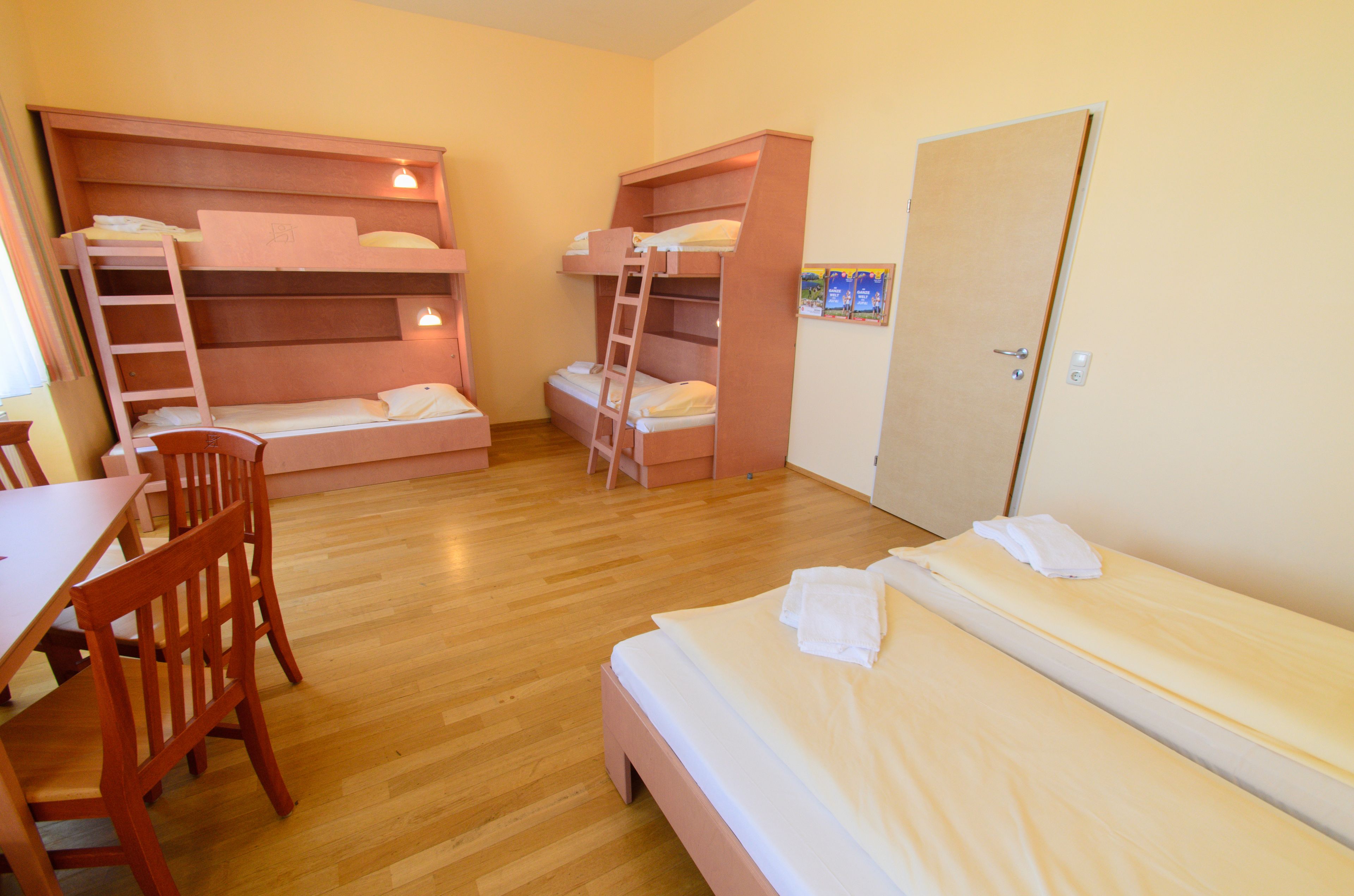 quadruple room | in-room safe, desk, free wifi, bed sheets